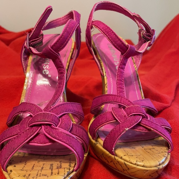 Fuchsia Strapey 4” stilettos - Picture 2 of 6